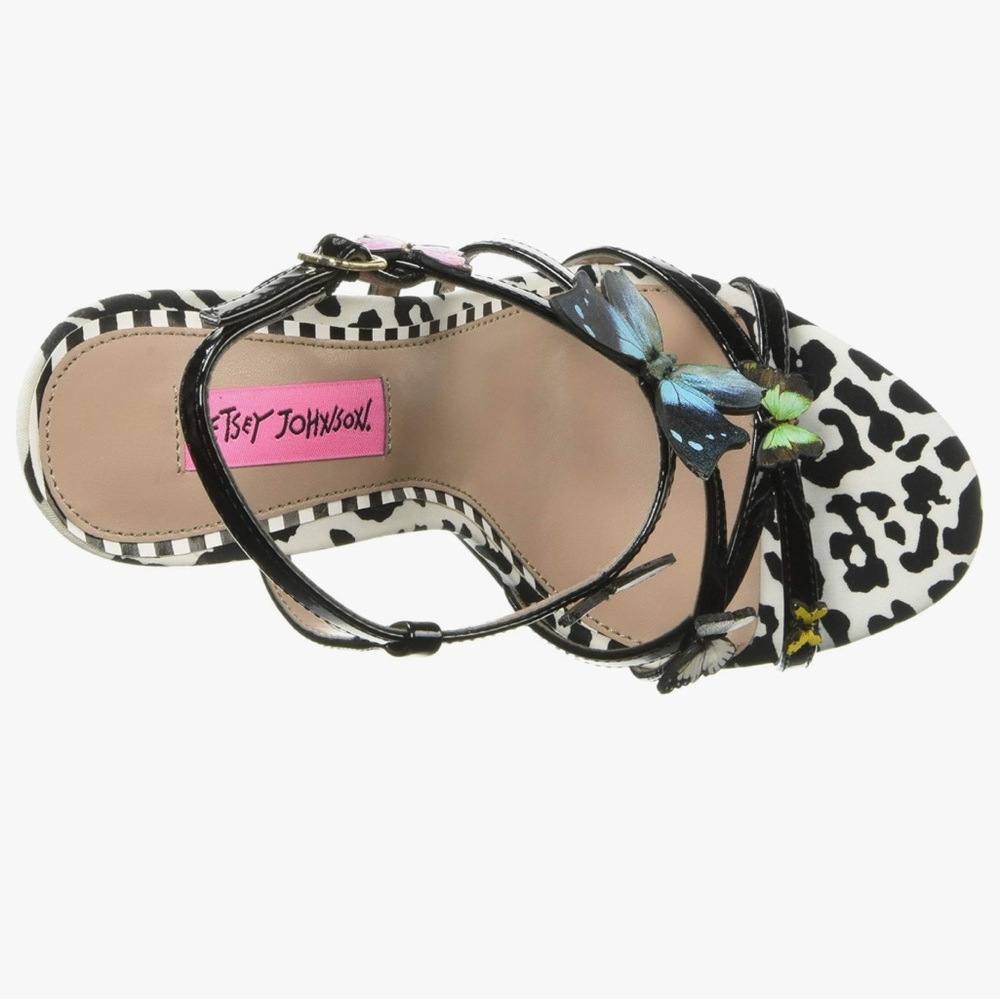 🦋 Betsey Johnson Vandi Butterfly Heels NEW with Box! - Picture 6 of 11